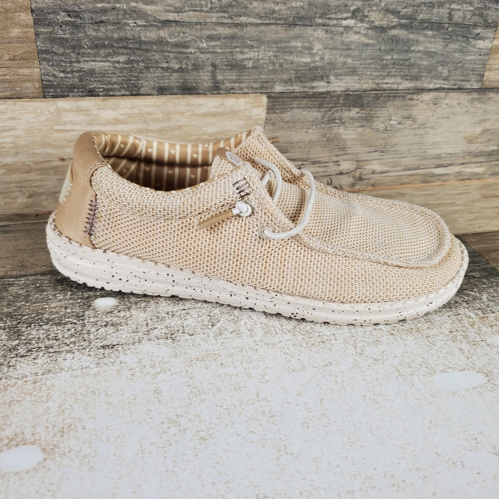 Hey Dude Wally Stretch Sox Kids Loafers Sz 3 J3 Irish Cream Egret Round Toe